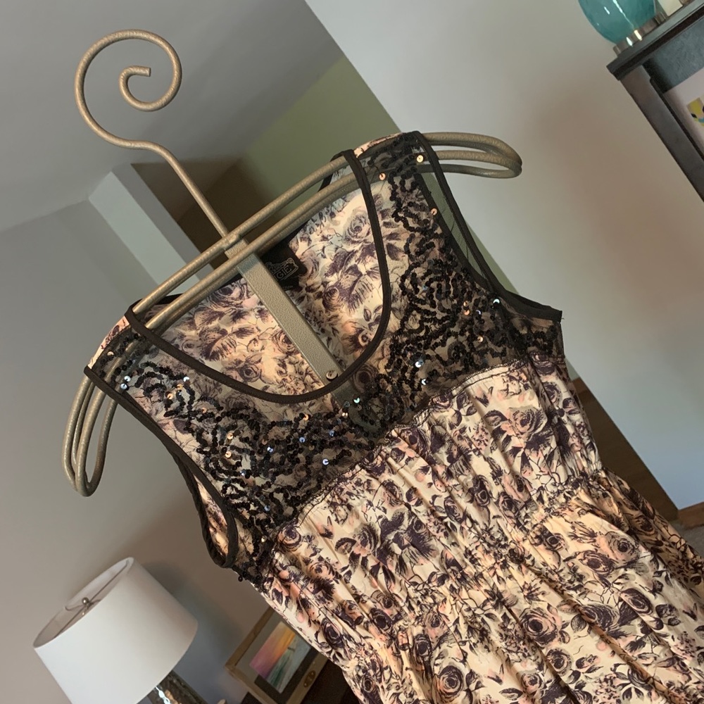 Floral Cocktail Dress With Sequin Detail, Size L